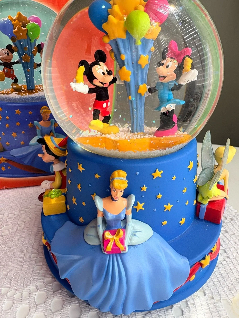 Vintage Disney Hallmark 2001 Walt’s 100th Birthday Musical Water Globe 👑